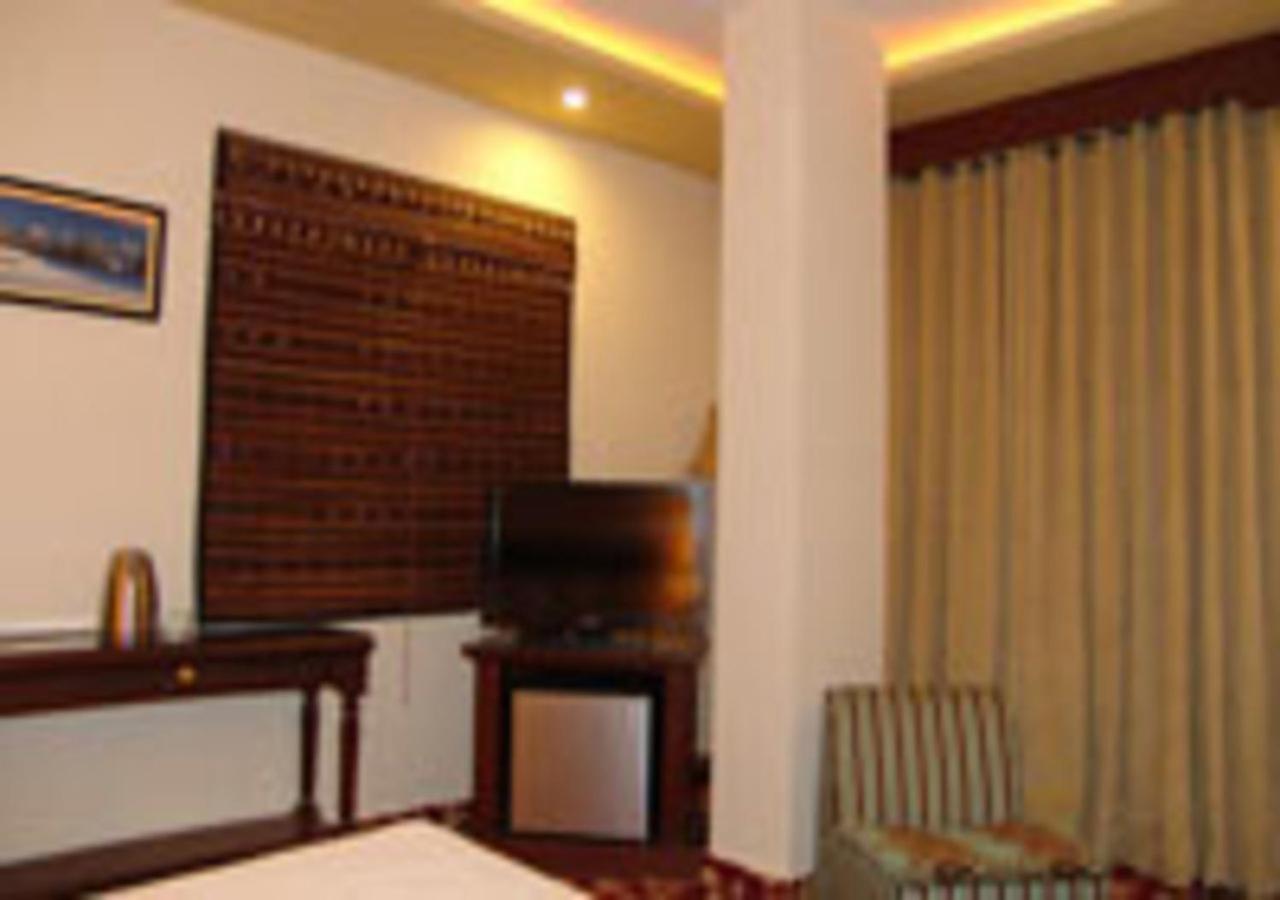Rajone Hotel Фейсалабад Экстерьер фото